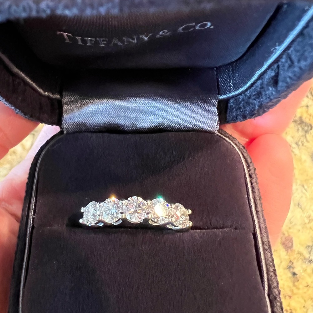 $15,300 Authentic Tiffany & Co 1.35 Ct.Tw Round 5 Diamonds Platinum Wedding Band